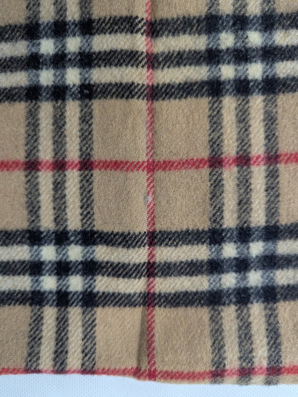 Burberry Nova Check Lambswool Beige Scarf | Must Have - Picture 8 of 11
